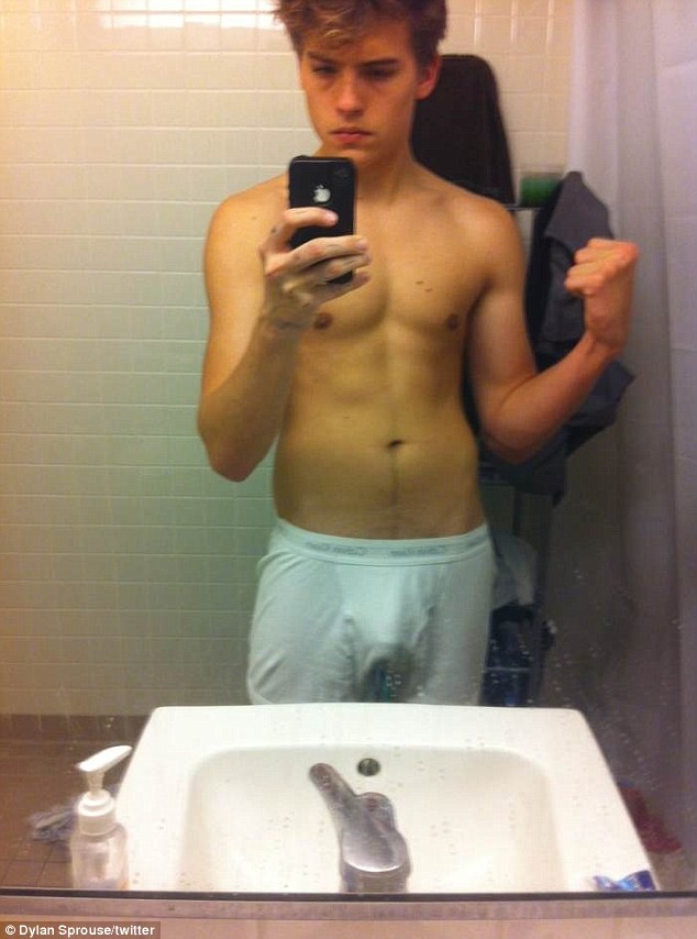 dylan sprouse nude photos