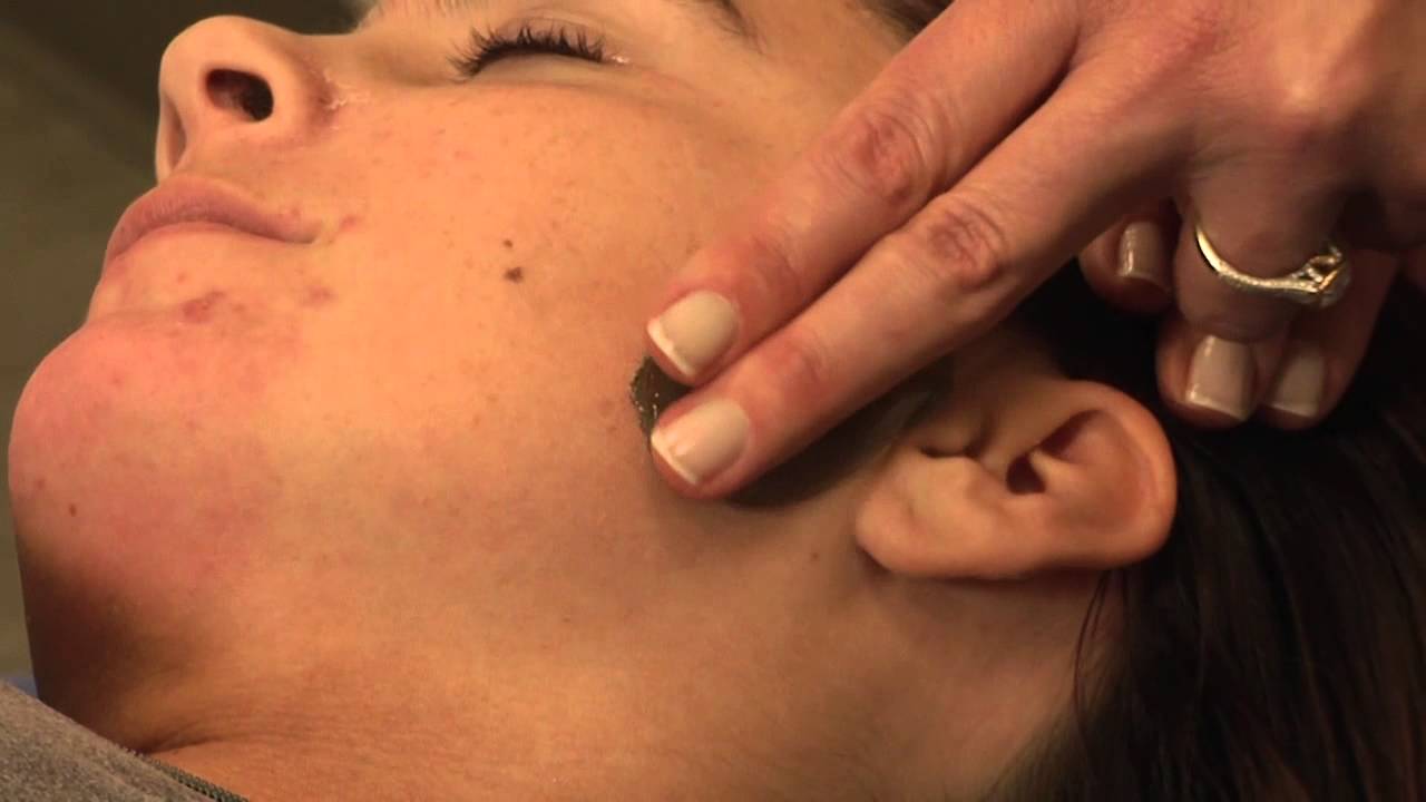 wax technique facial