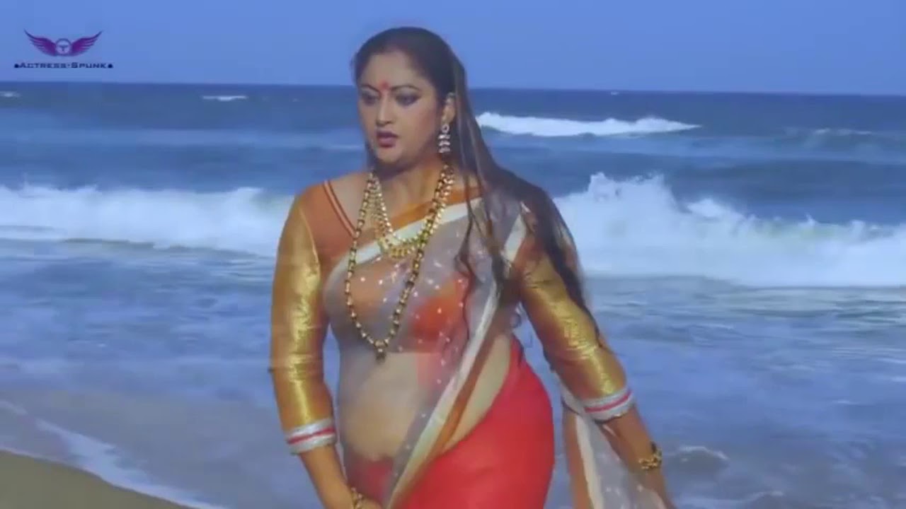 mallu aunty sexy saree